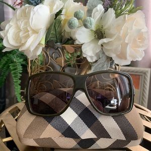 ⛔️SOLD⛔️ Authentic Burberry Sunglasses